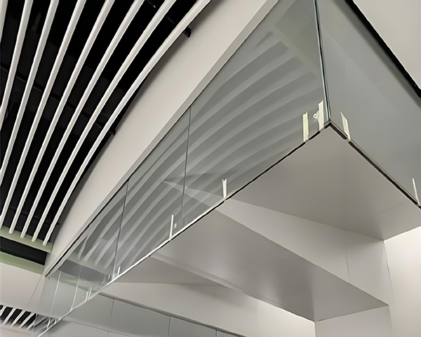 麦盖提玻璃麦盖提挡烟垂壁 麦盖提玻璃麦盖提挡烟垂壁