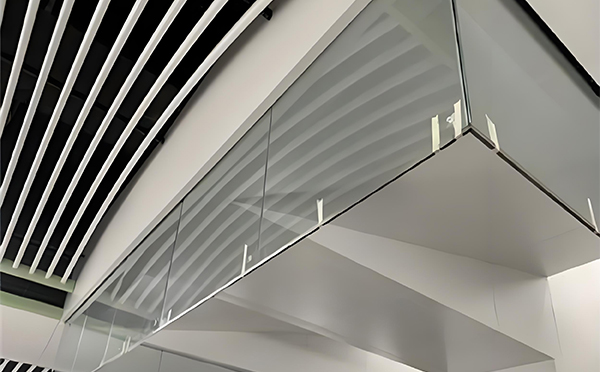 麦盖提玻璃挡烟垂壁