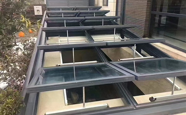 某轨道交通车辆维修车间麦盖提排烟窗应用