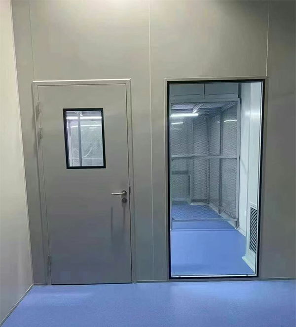 学校教学楼完成麦盖提防火门标准化安装